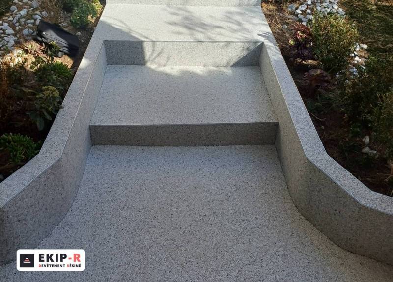 Habillage d'escalier pour des marches solides